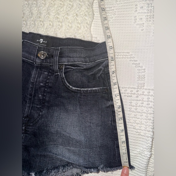 7 For All Mankind Women’s Black Demin Monroe High-Rise Cutoff Jean Shorts - Picture 11 of 12